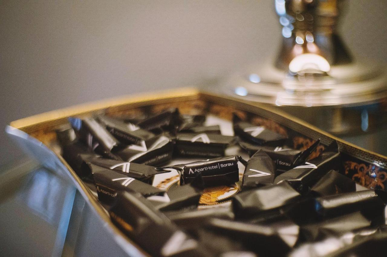 Apartsuites I Sorau ジャリ エクステリア 写真 A box of After Eight